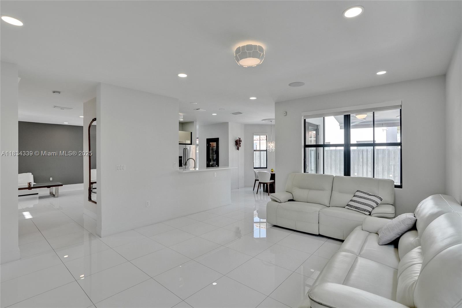 FONTAINEBLEAU WEST NORTH - Residential