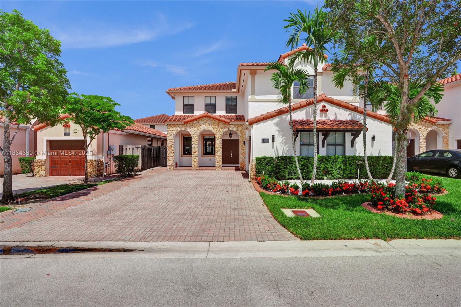 FONTAINEBLEAU WEST NORTH - Residential