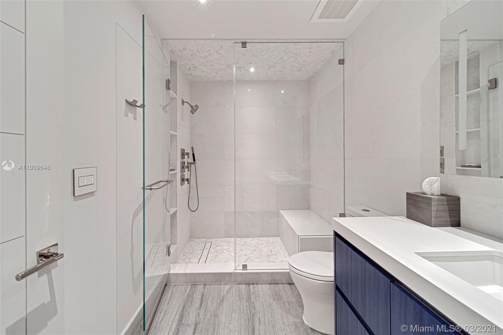 CONTINUUM ON SOUTH BEACH - Residential