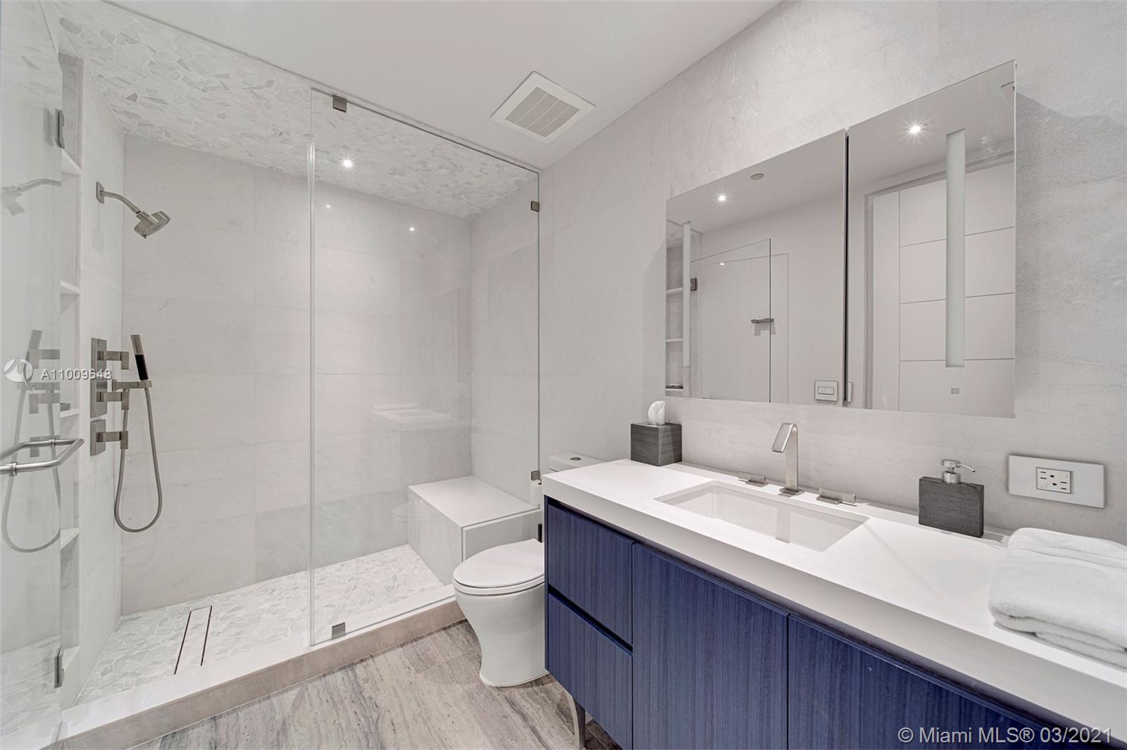 CONTINUUM ON SOUTH BEACH - Residential