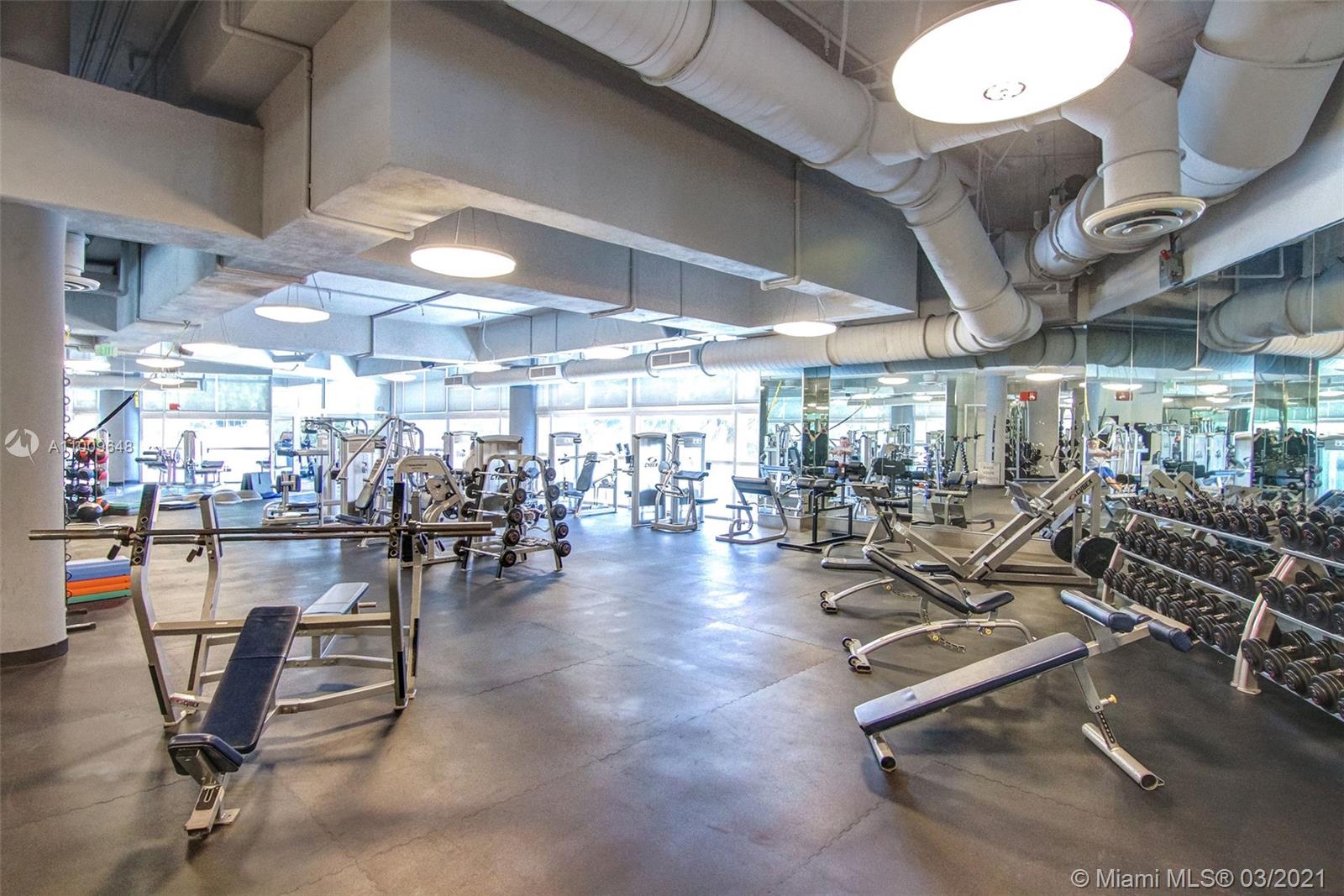 CONTINUUM ON SOUTH BEACH - Residential