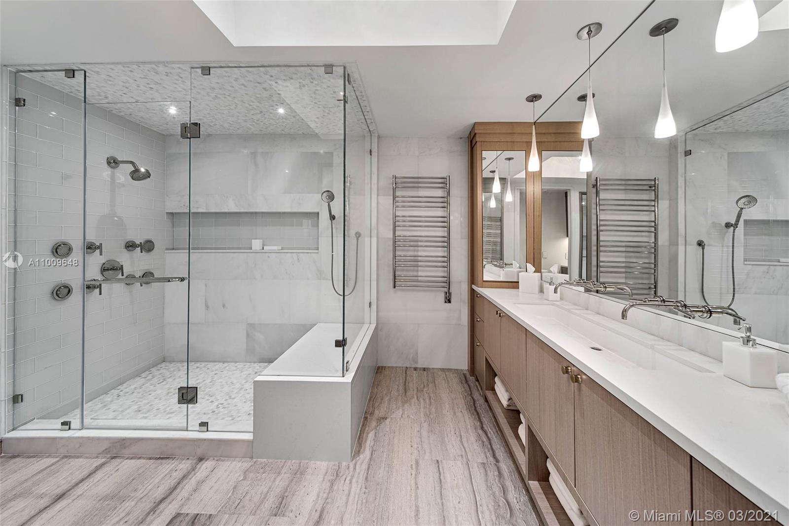 CONTINUUM ON SOUTH BEACH - Residential