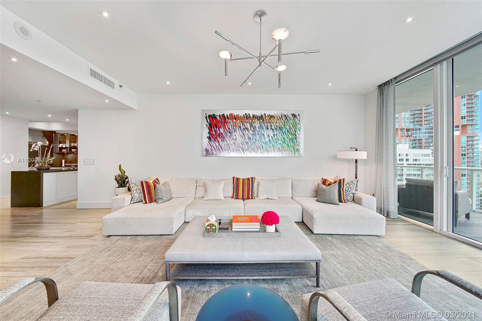 CONTINUUM ON SOUTH BEACH - Residential