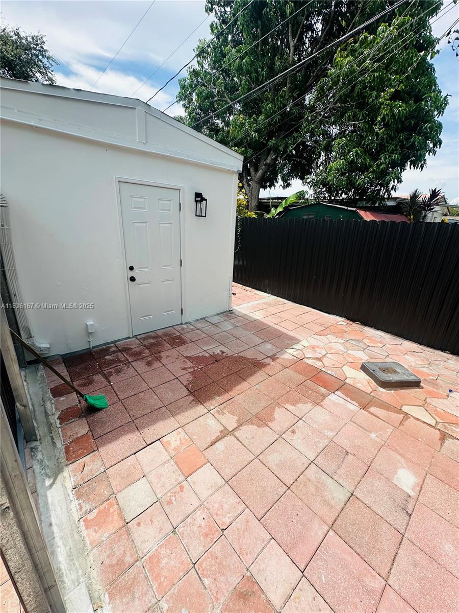 Recently renovated studio efficiency with private entrance and tile floors throughout. All utilities included—electric, water, and internet. Convenient and affordable living in a quiet setting. Suitable for only one tenant. Ready for immediate move-in!