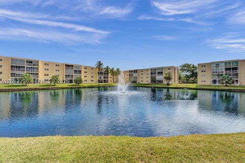 Tiny photo for 415 SE 11th Ter #207, Dania Beach, FL 33004 (MLS # A12042220)