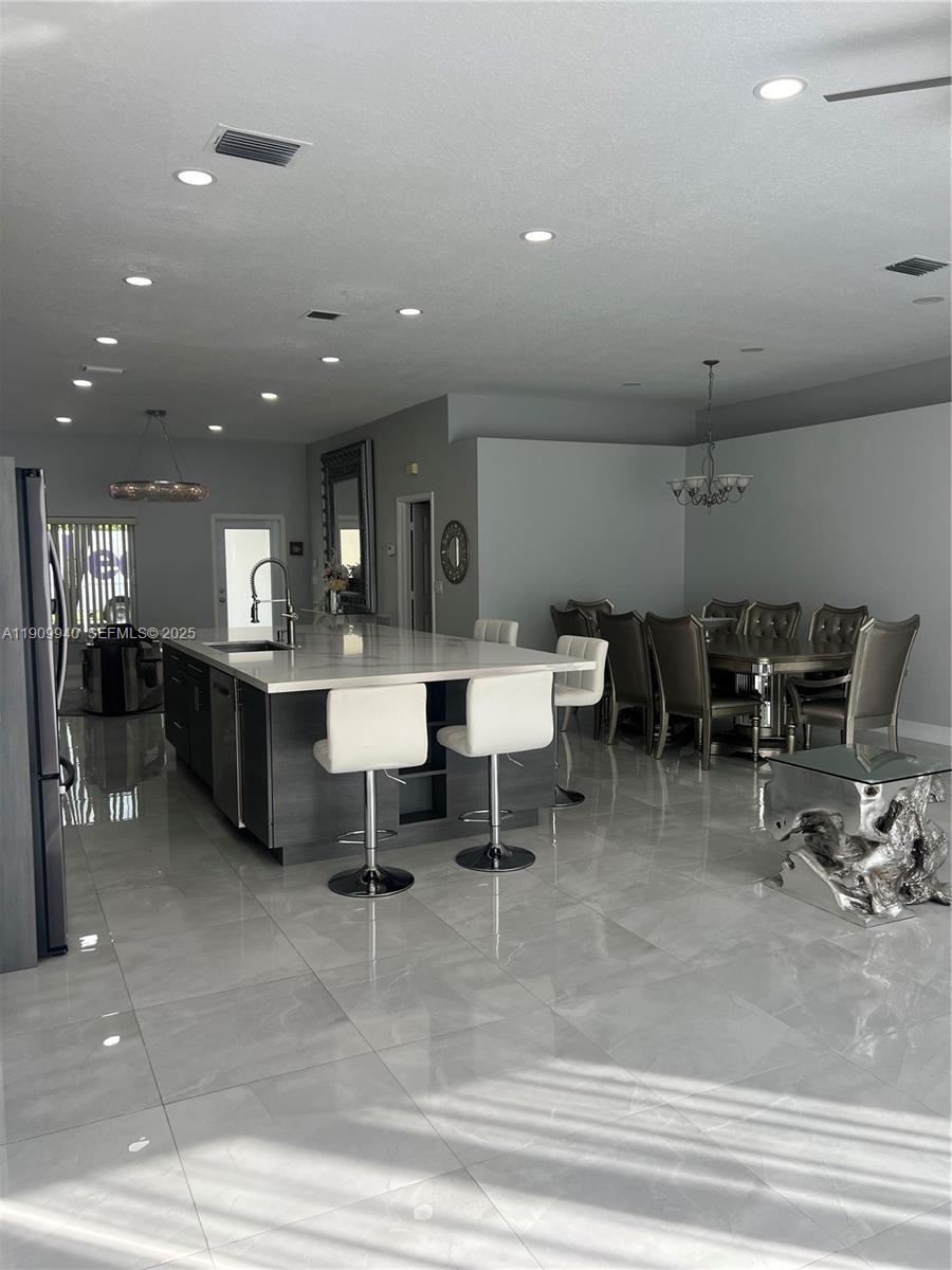 WHITEHORSE ESTATES - Residential Lease