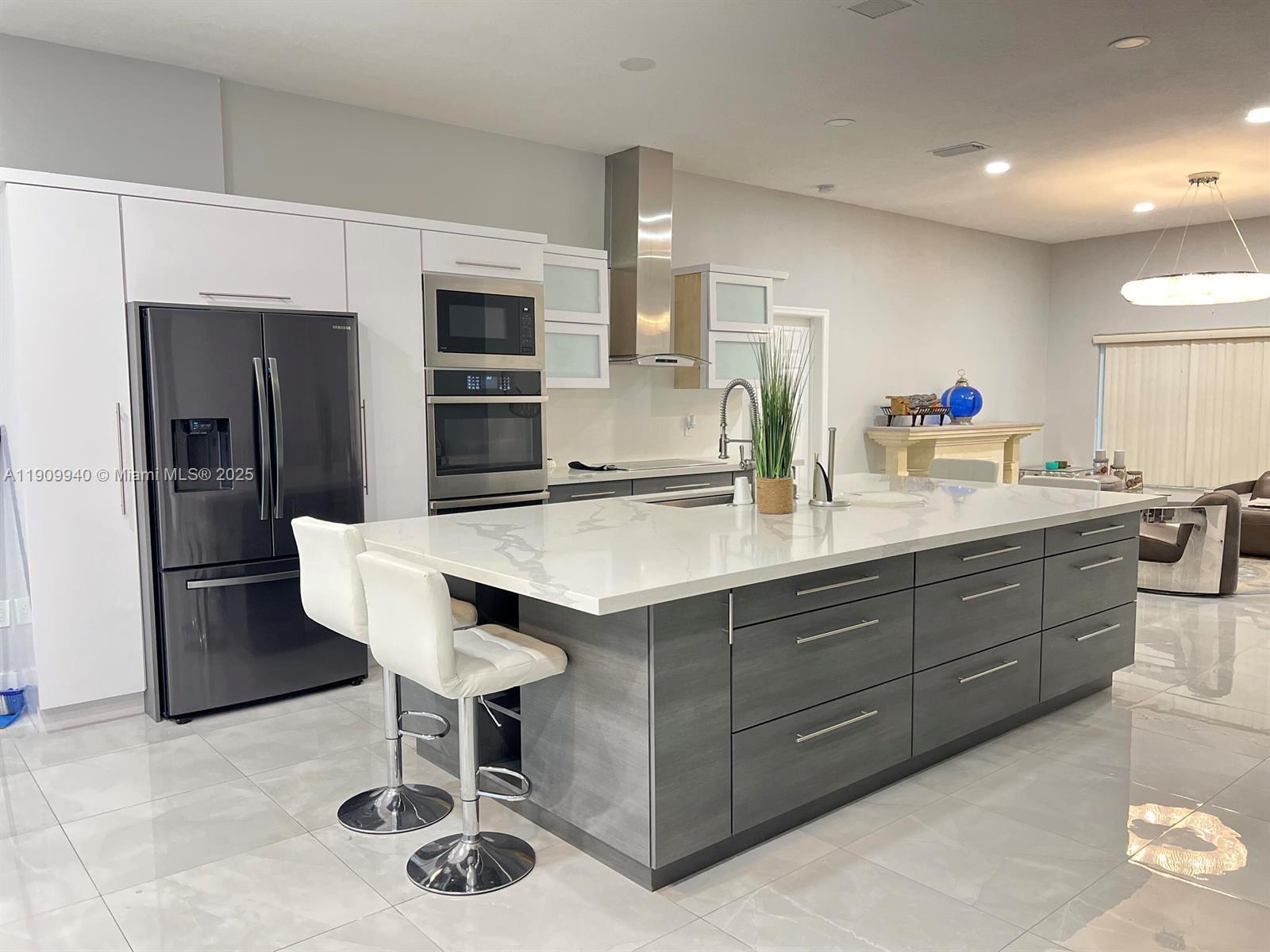 WHITEHORSE ESTATES - Residential Lease