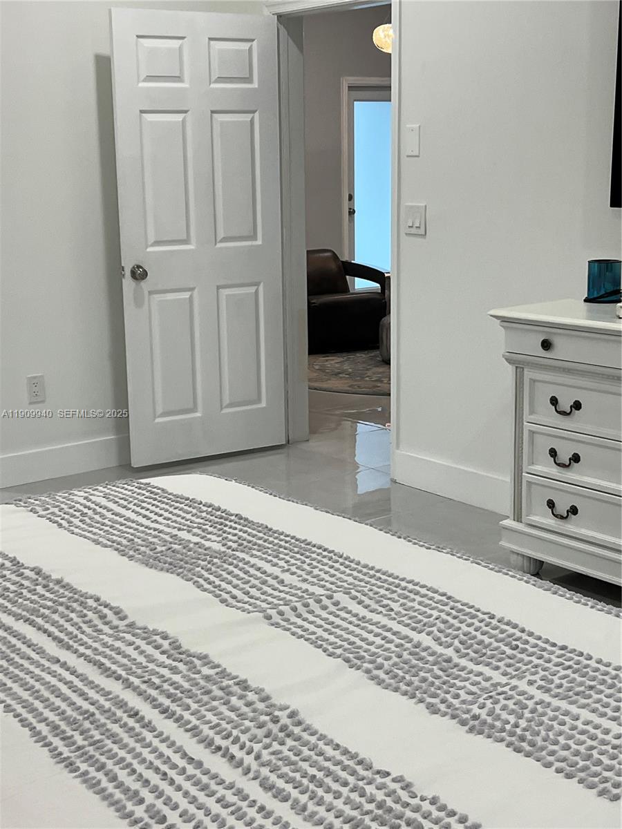 WHITEHORSE ESTATES - Residential Lease