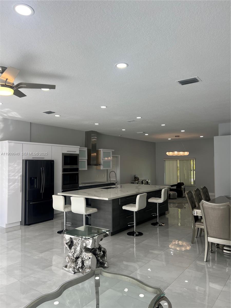 WHITEHORSE ESTATES - Residential Lease