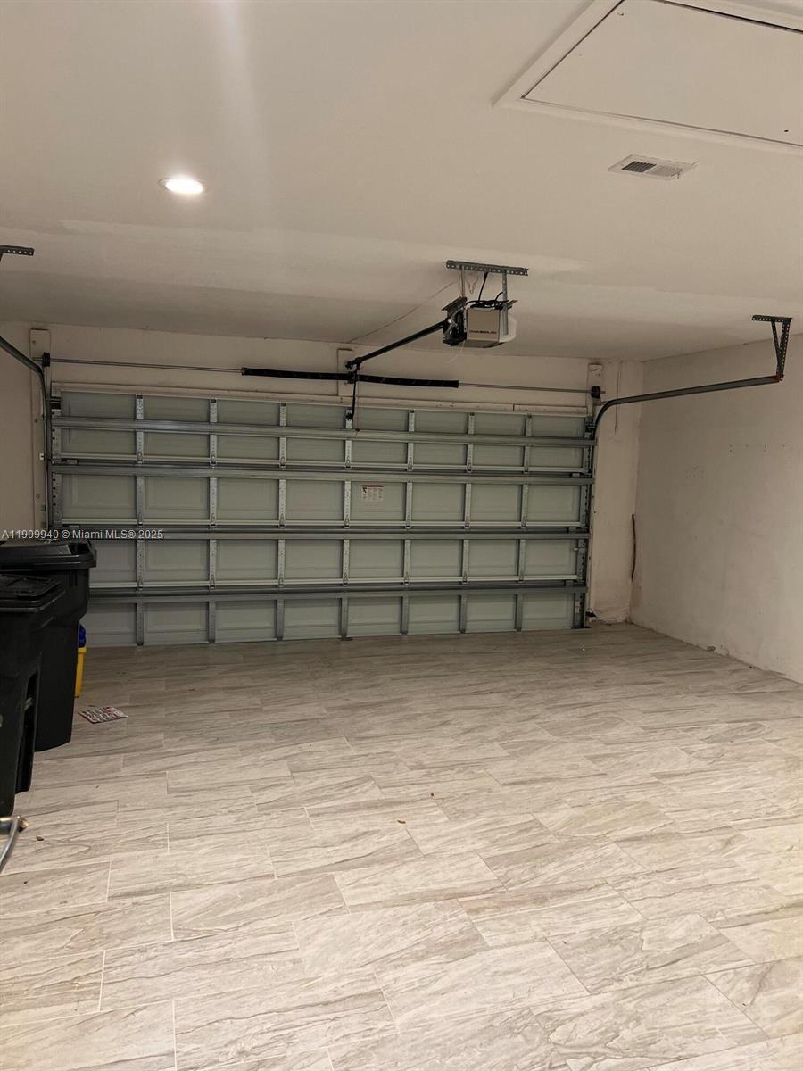 WHITEHORSE ESTATES - Residential Lease