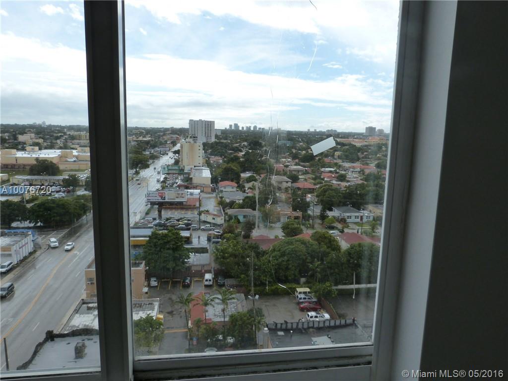 2/2 Remodeled unit in the heart of Miami just west of Marlins Stadium. washer & drywer in Unit. great views, layout, lots of light, best 2 BR value.