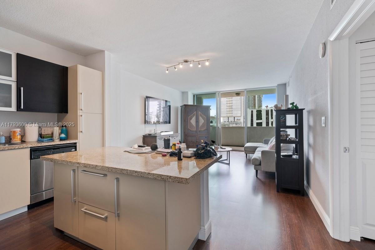 500 NE 29th St 606