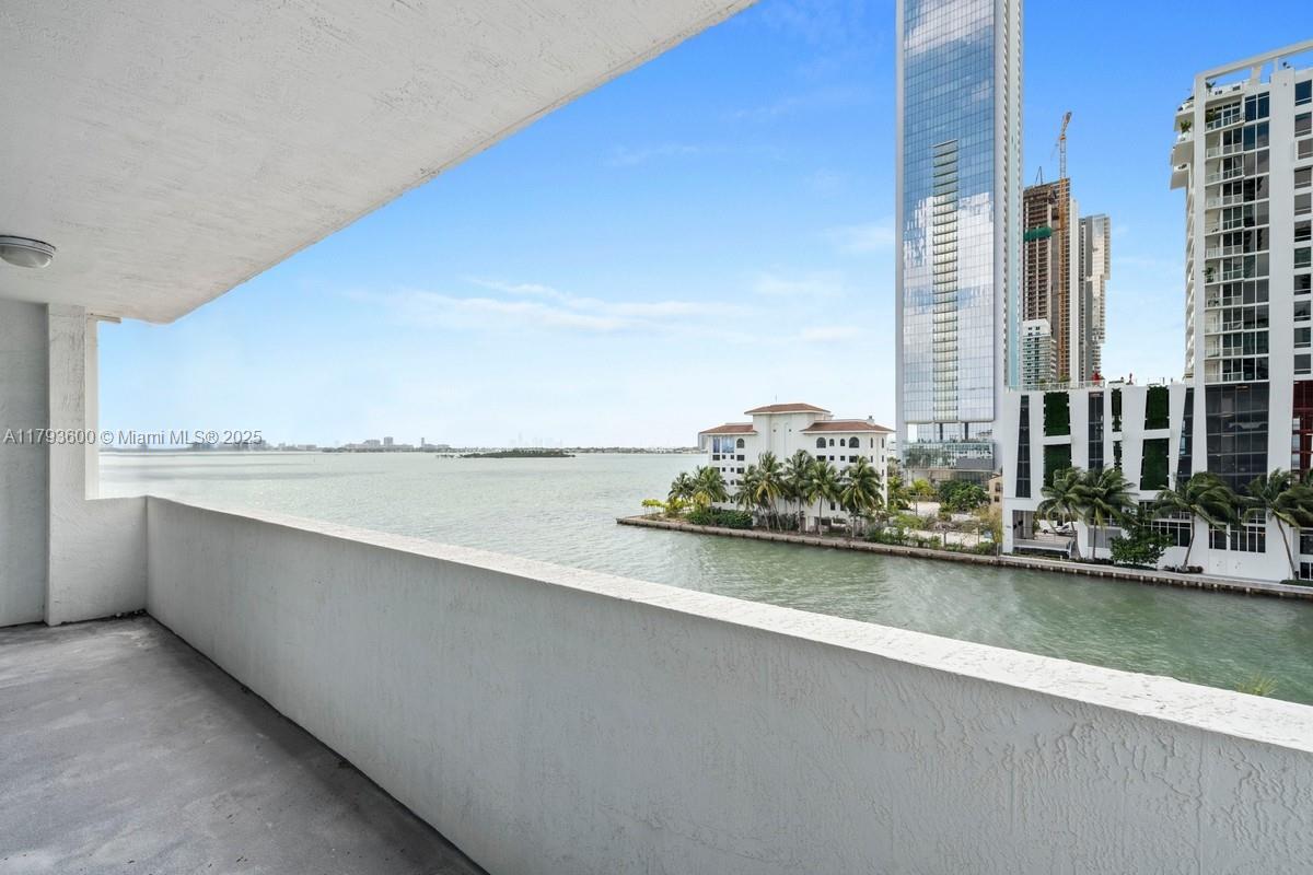 Property for Sale at 500 Ne 29th St 606, Miami, Broward County, Florida - Bedrooms: 1 
Bathrooms: 1  - $419,000