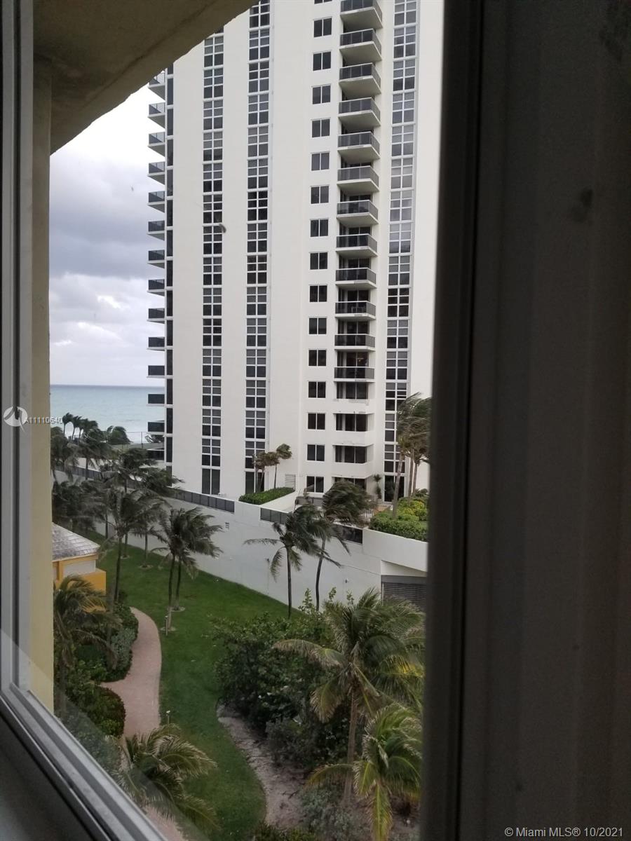 THE AVENTURA BEACH CLUB C - Residential