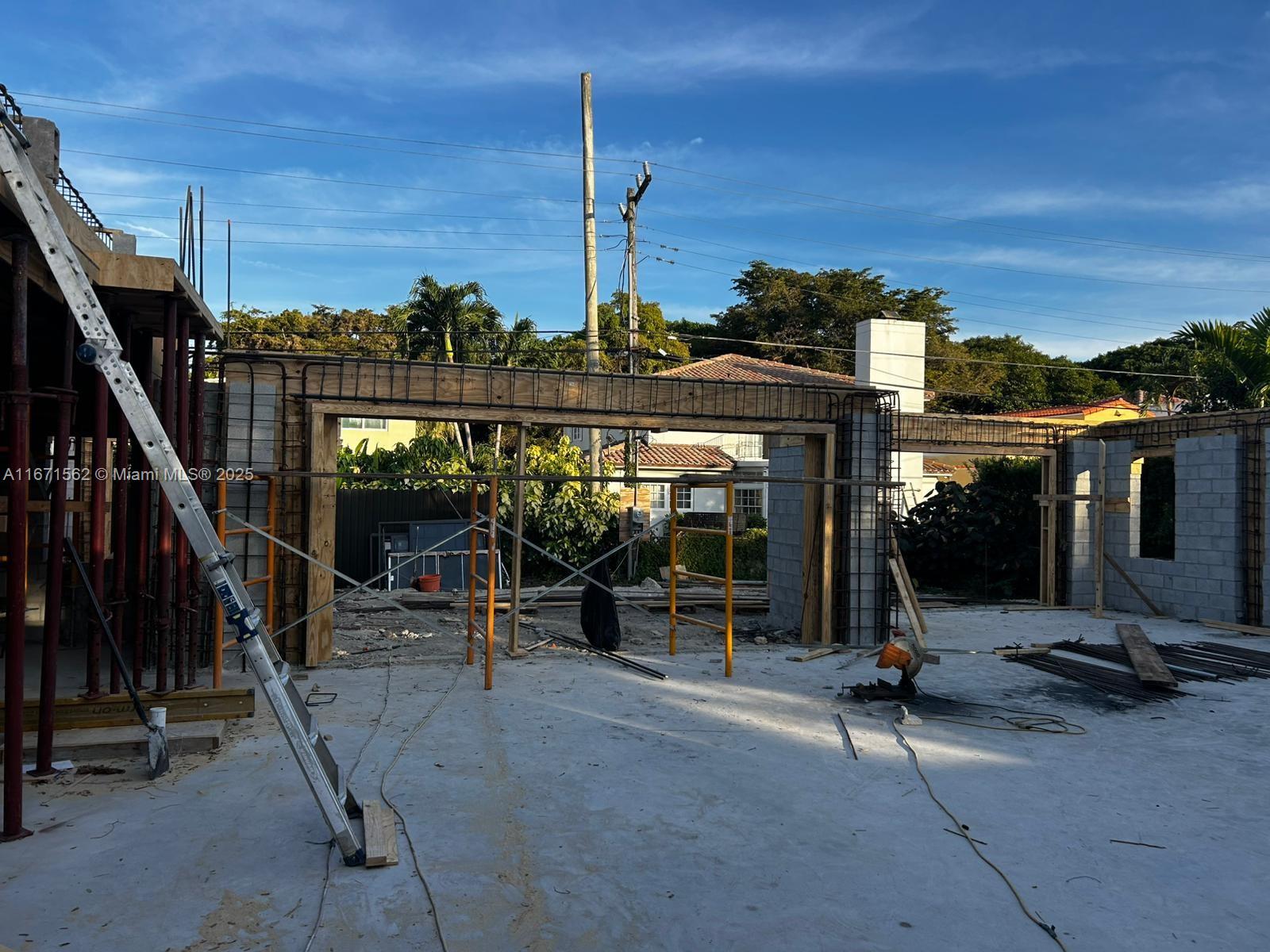 ¤C GABLES GRANADA SEC REV - Residential