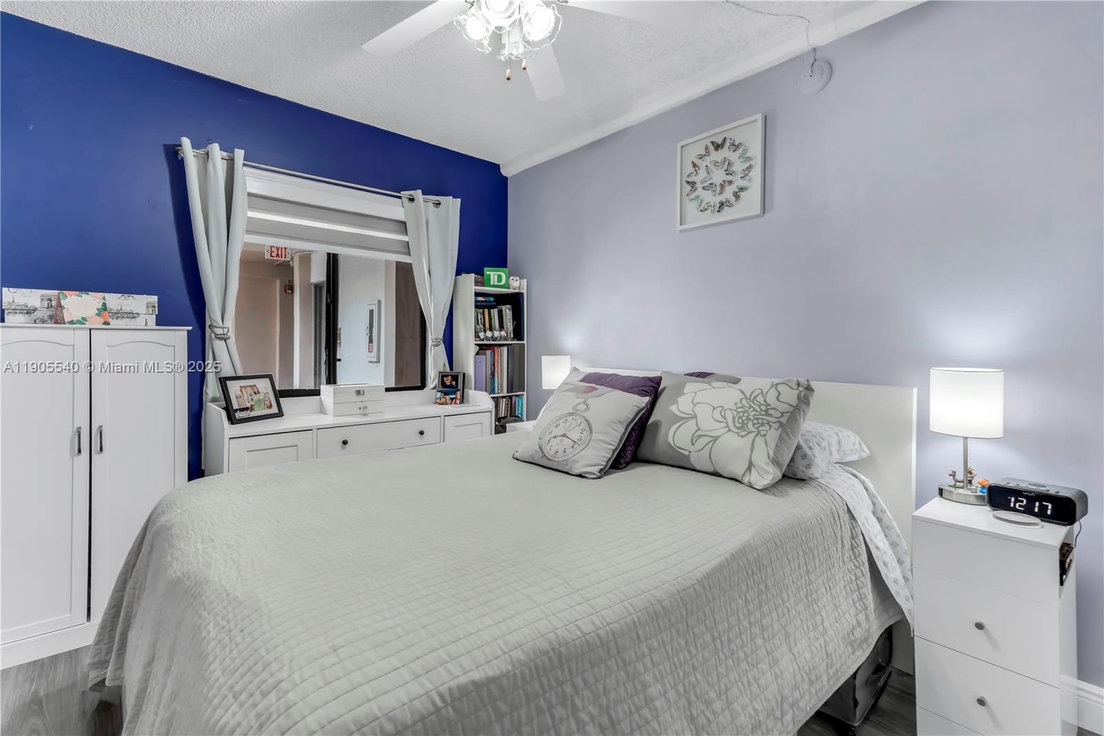 HORIZONS WEST CONDO #6 - Residential