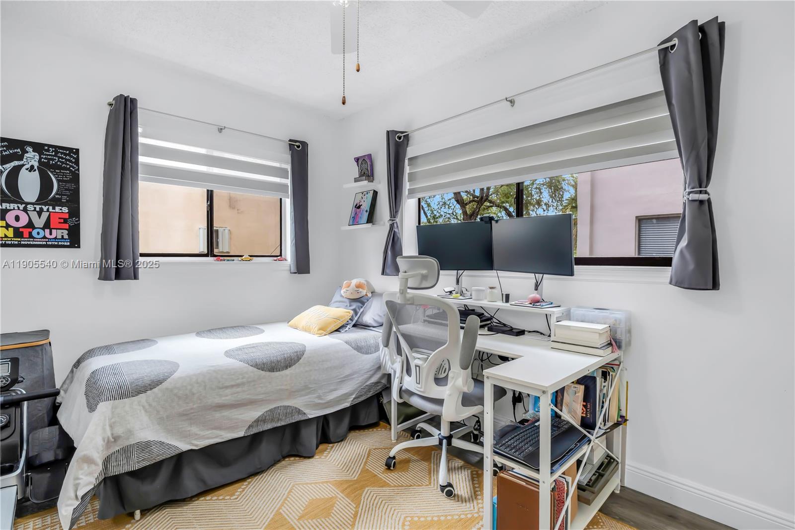 HORIZONS WEST CONDO #6 - Residential