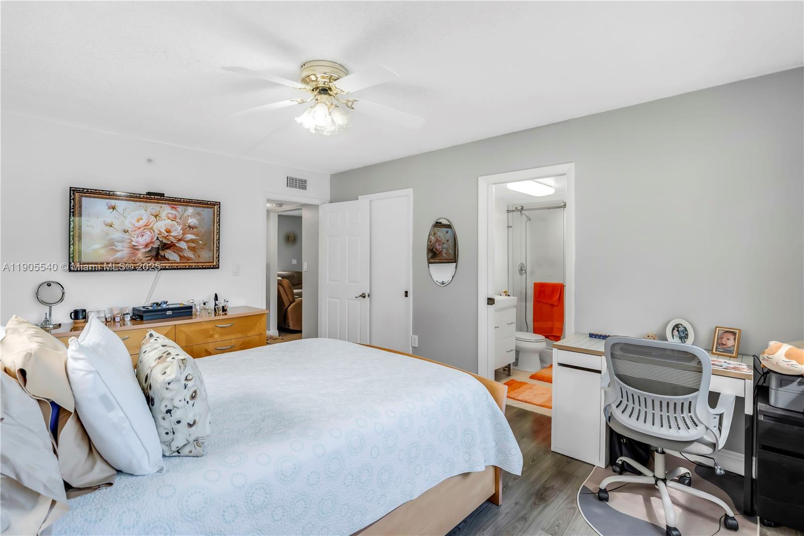 HORIZONS WEST CONDO #6 - Residential