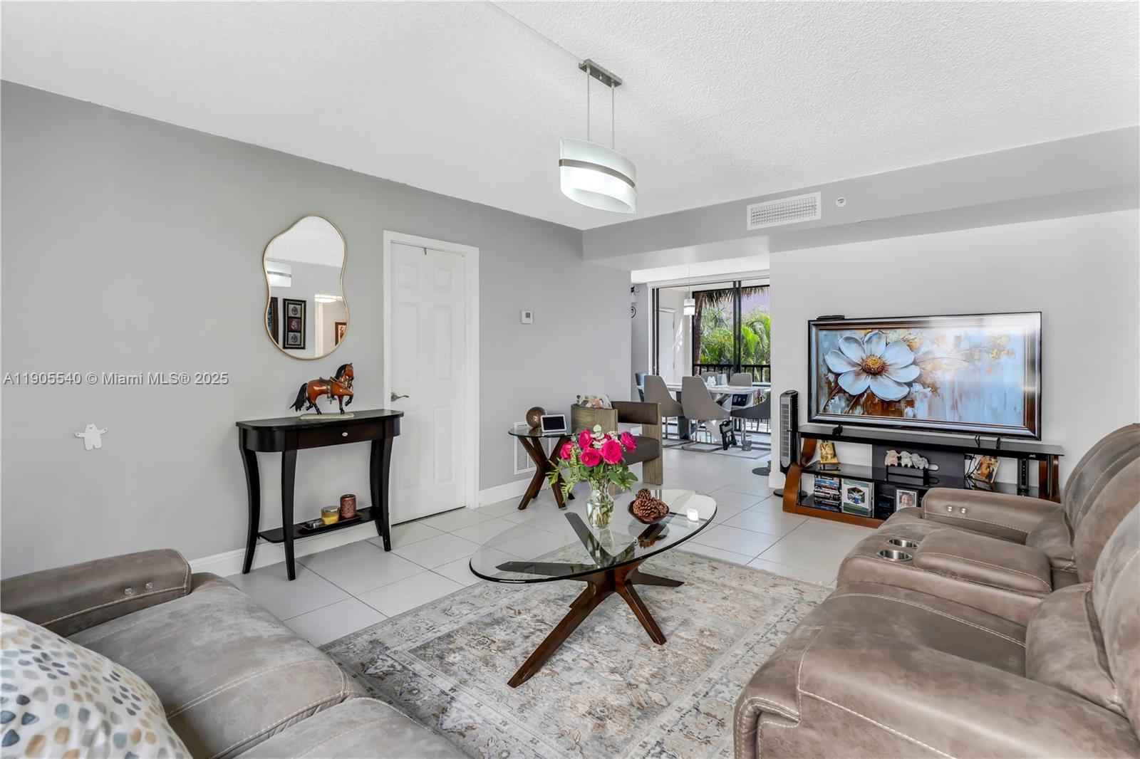 HORIZONS WEST CONDO #6 - Residential