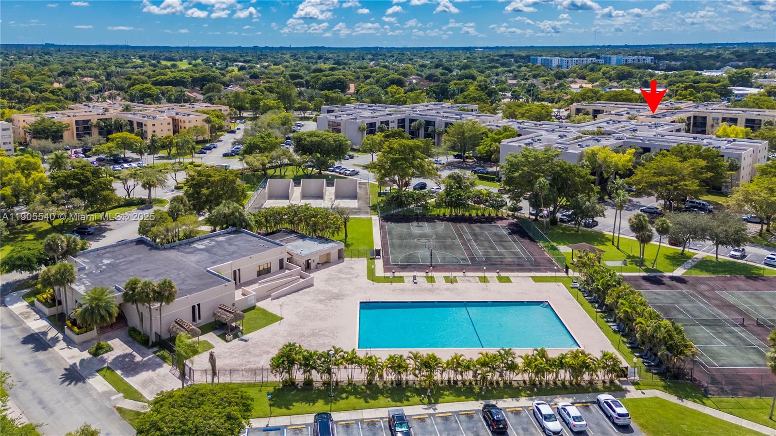 HORIZONS WEST CONDO #6 - Residential