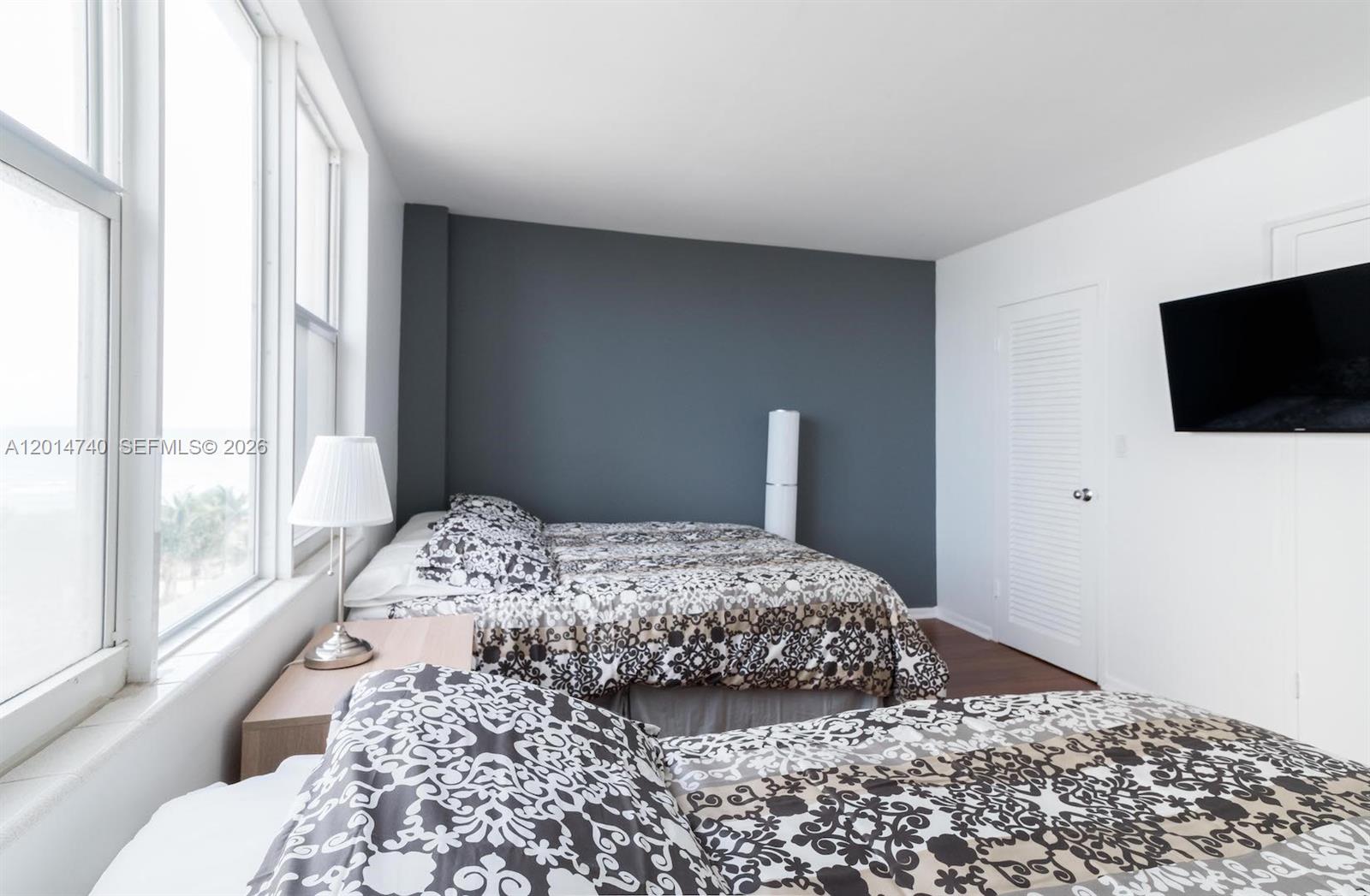 CARLISLE ON THE OCEAN CON - Residential Lease