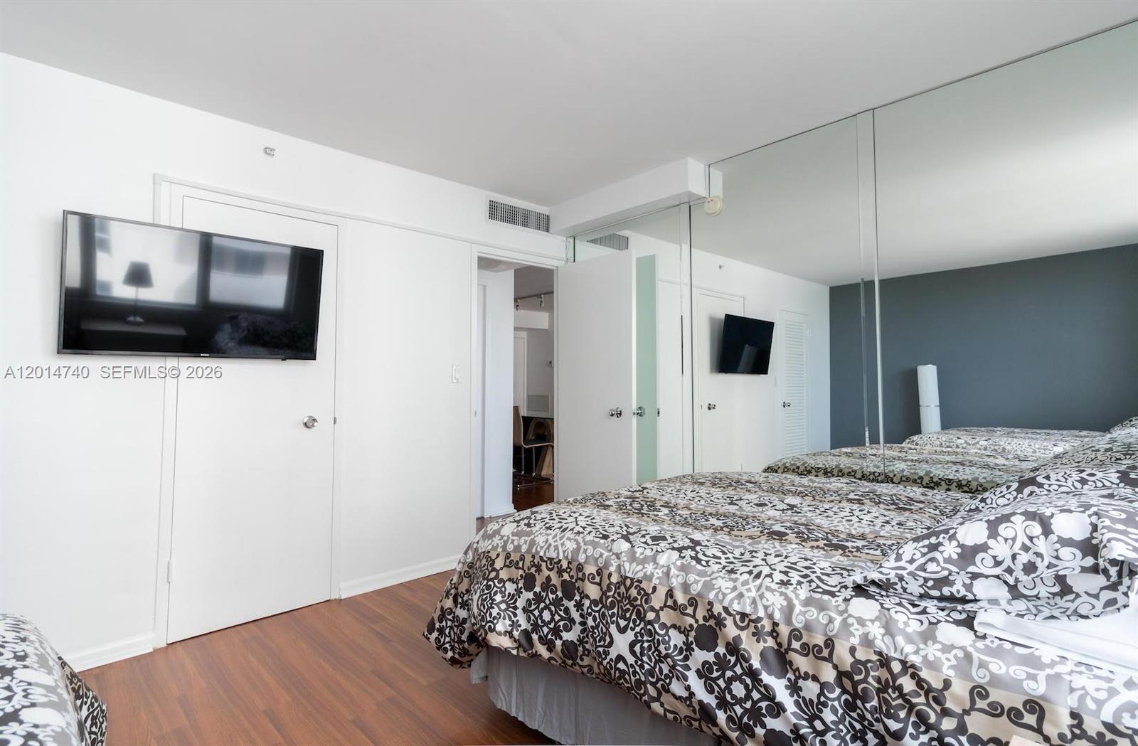 CARLISLE ON THE OCEAN CON - Residential Lease