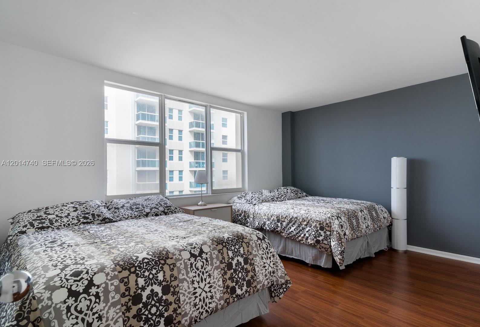 CARLISLE ON THE OCEAN CON - Residential Lease