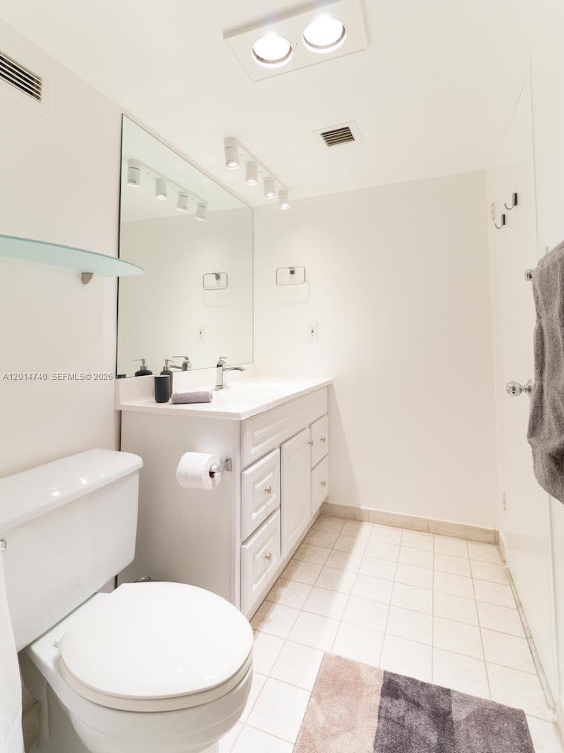 CARLISLE ON THE OCEAN CON - Residential Lease