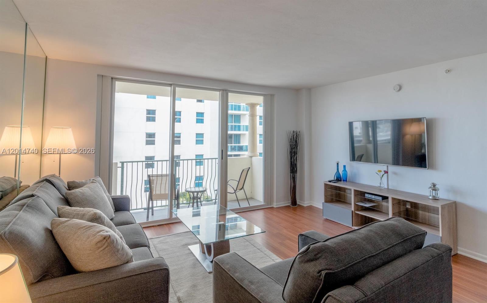 9195 Collins Ave 611