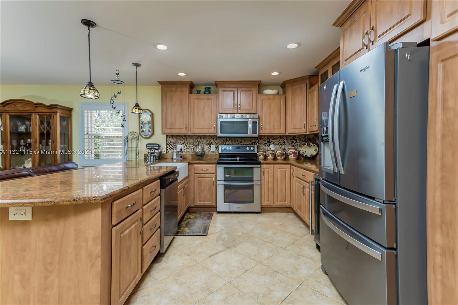 Photo 10 of 32 of 9612 Ridgecrest Ct house