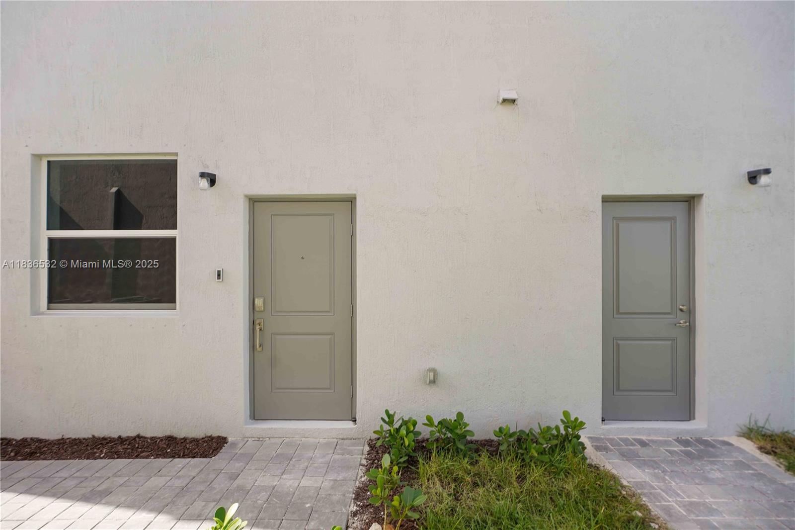 One-bedroom apartment for rent with all utilities included—water and electricity. The unit also comes with a washer and dryer for your convenience. Perfect for someone looking for a comfortable and hassle-free living space.