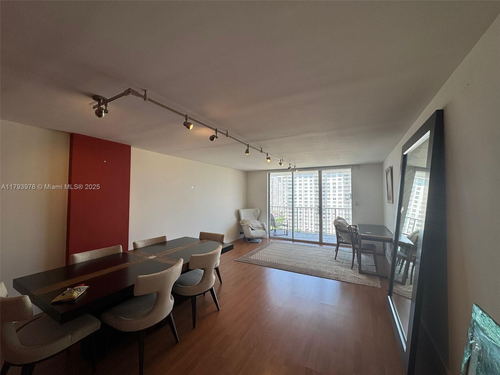 ADMIRALS PORT CONDO-WEST - Residential