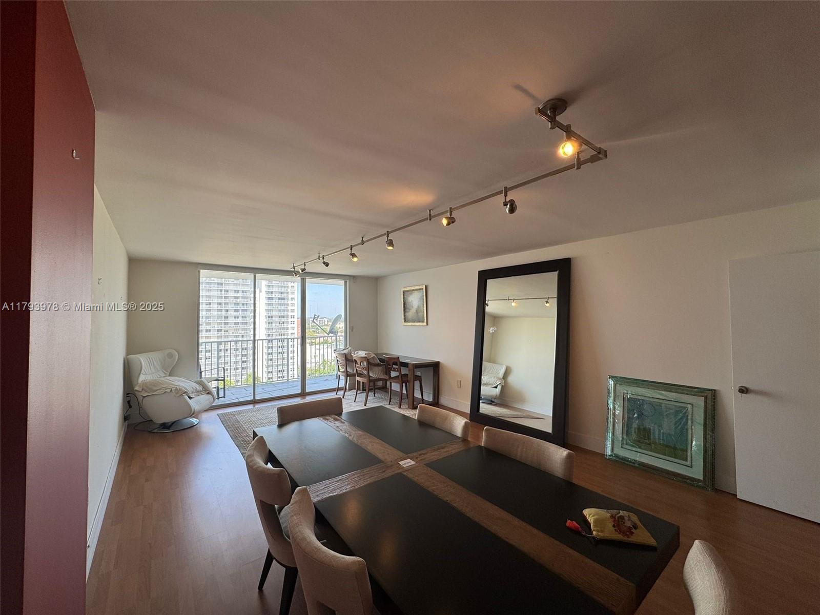 ADMIRALS PORT CONDO-WEST - Residential