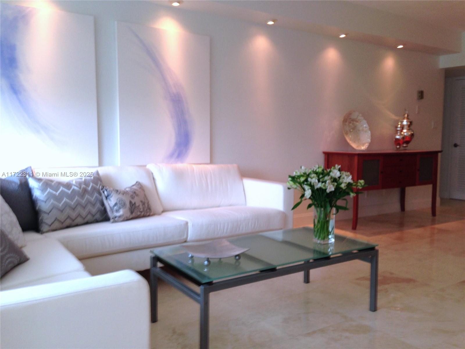 THE DECOPLAGE CONDO - Residential Lease