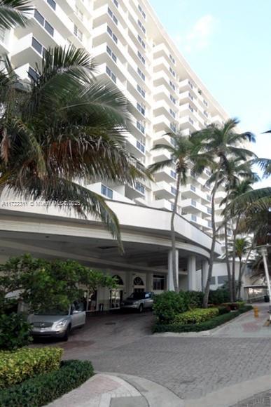 THE DECOPLAGE CONDO - Residential Lease