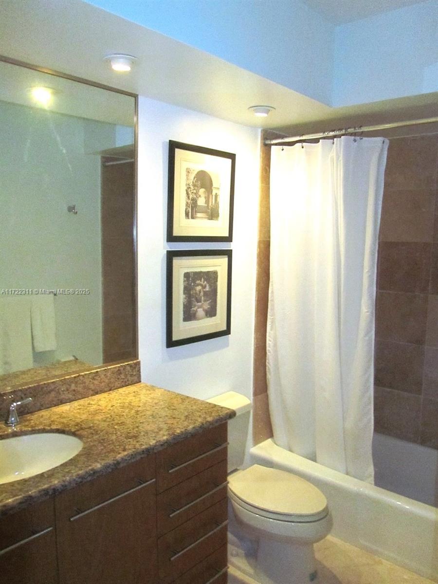 THE DECOPLAGE CONDO - Residential Lease