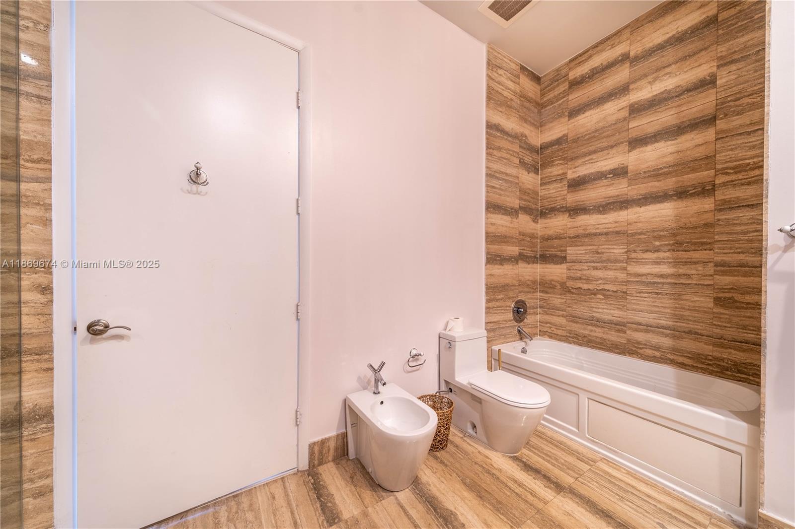 TDR TOWER I CONDO - Residential