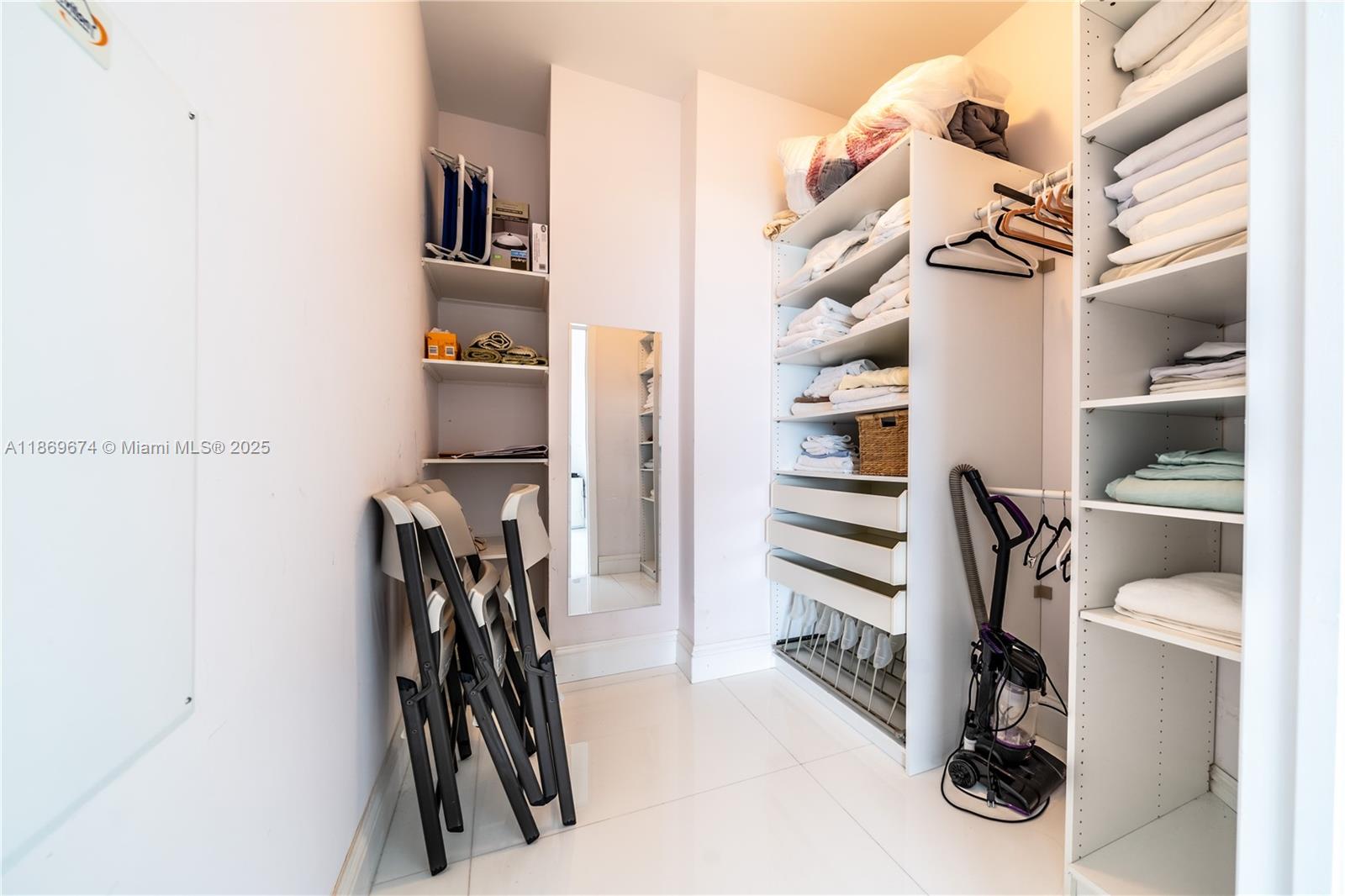 TDR TOWER I CONDO - Residential