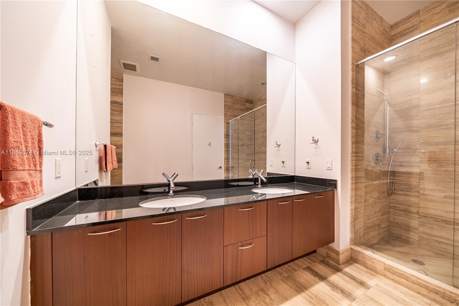 TDR TOWER I CONDO - Residential