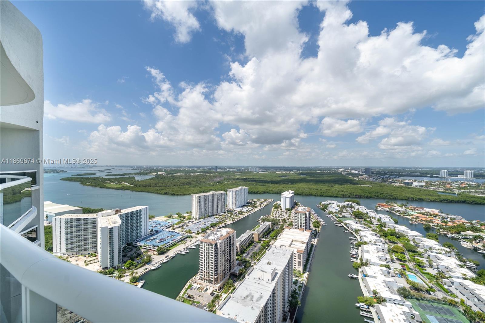 TDR TOWER I CONDO - Residential