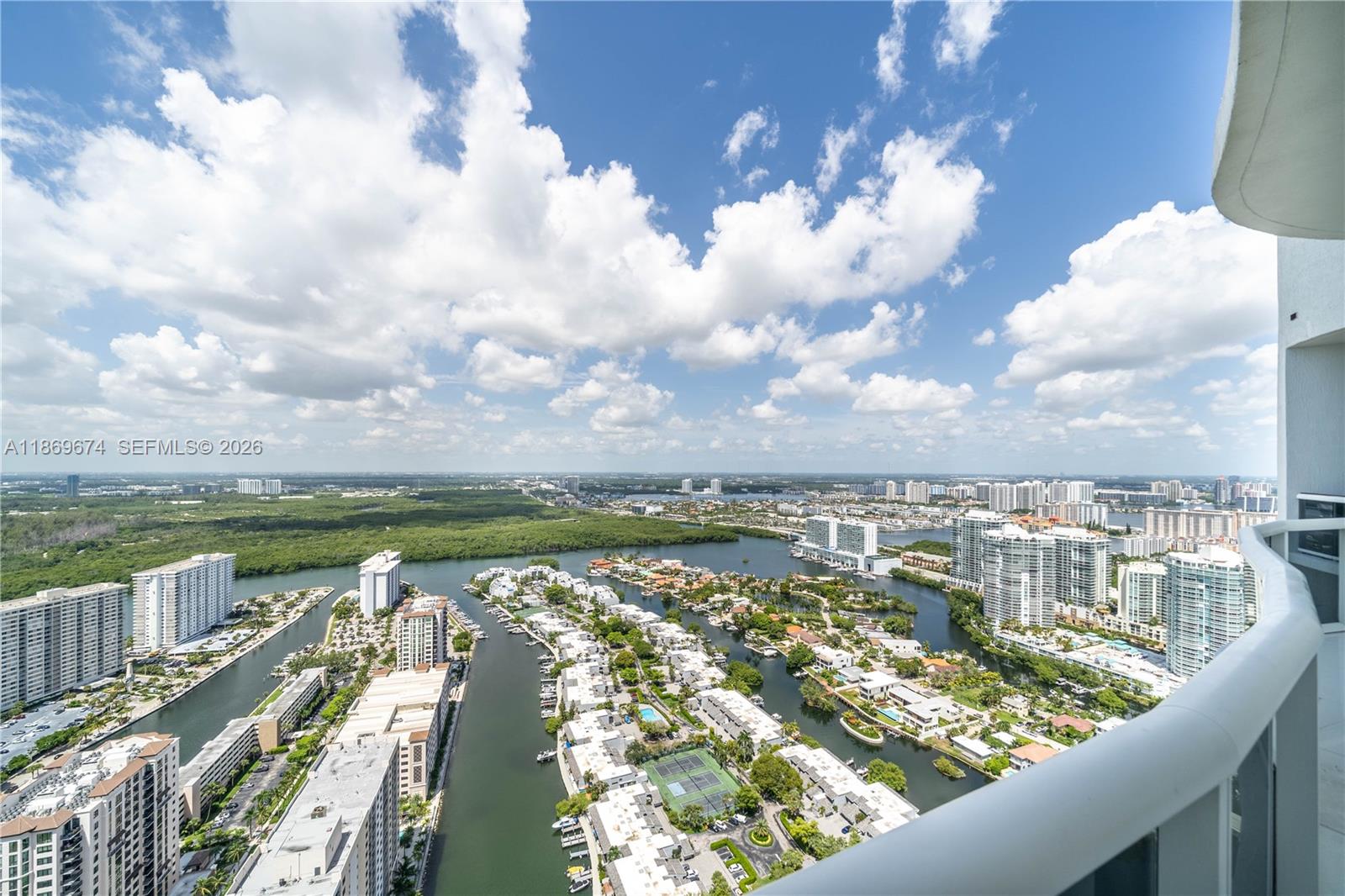 TDR TOWER I CONDO - Residential