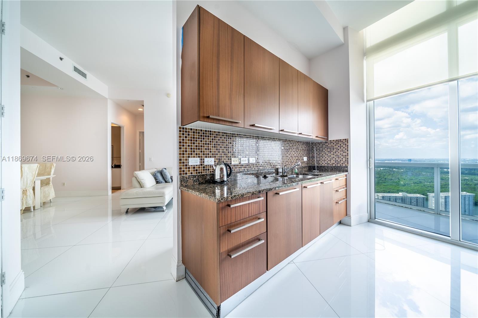 TDR TOWER I CONDO - Residential