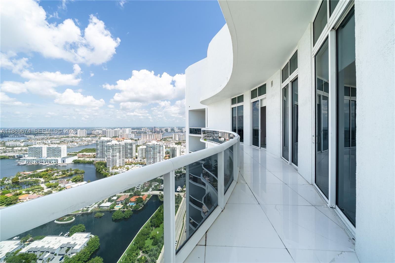 TDR TOWER I CONDO - Residential