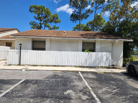 6120 Newstead Ct Green Acres FL 33463