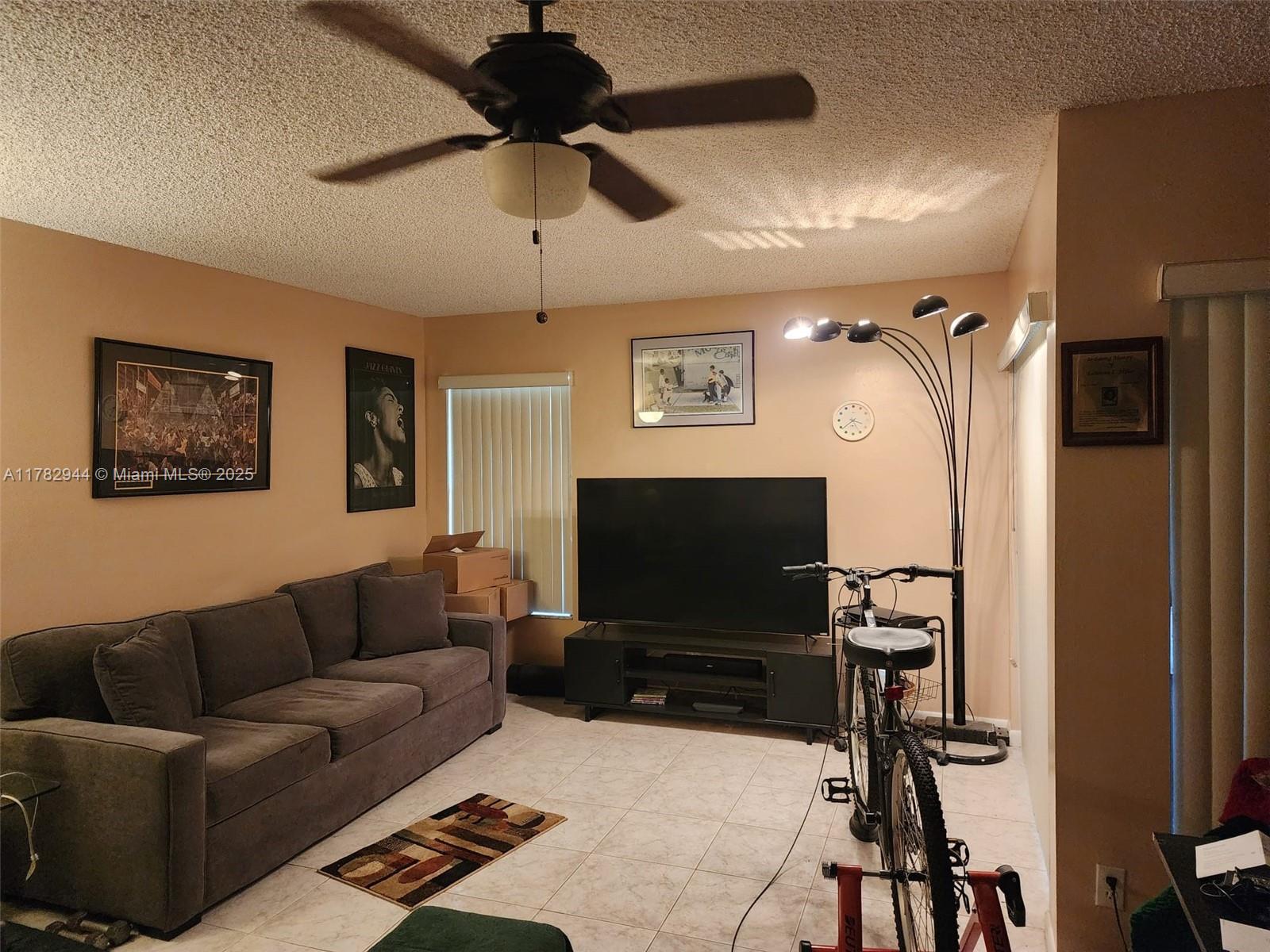 VILLAGES OF WOODLAKE 1 - Residential