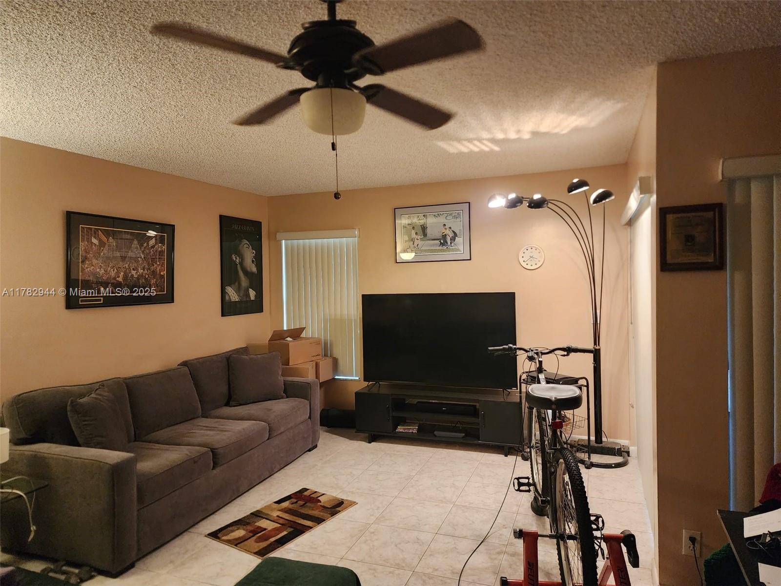 VILLAGES OF WOODLAKE 1 - Residential