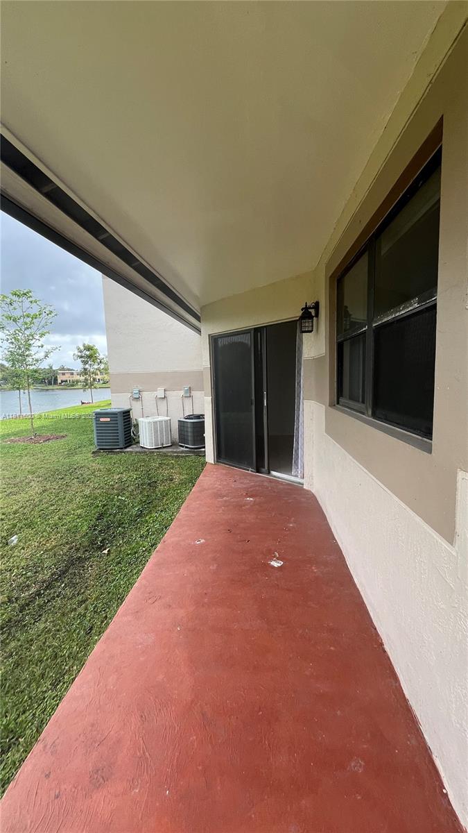 VILLAS DE VENEZIA CONDO - Residential Lease