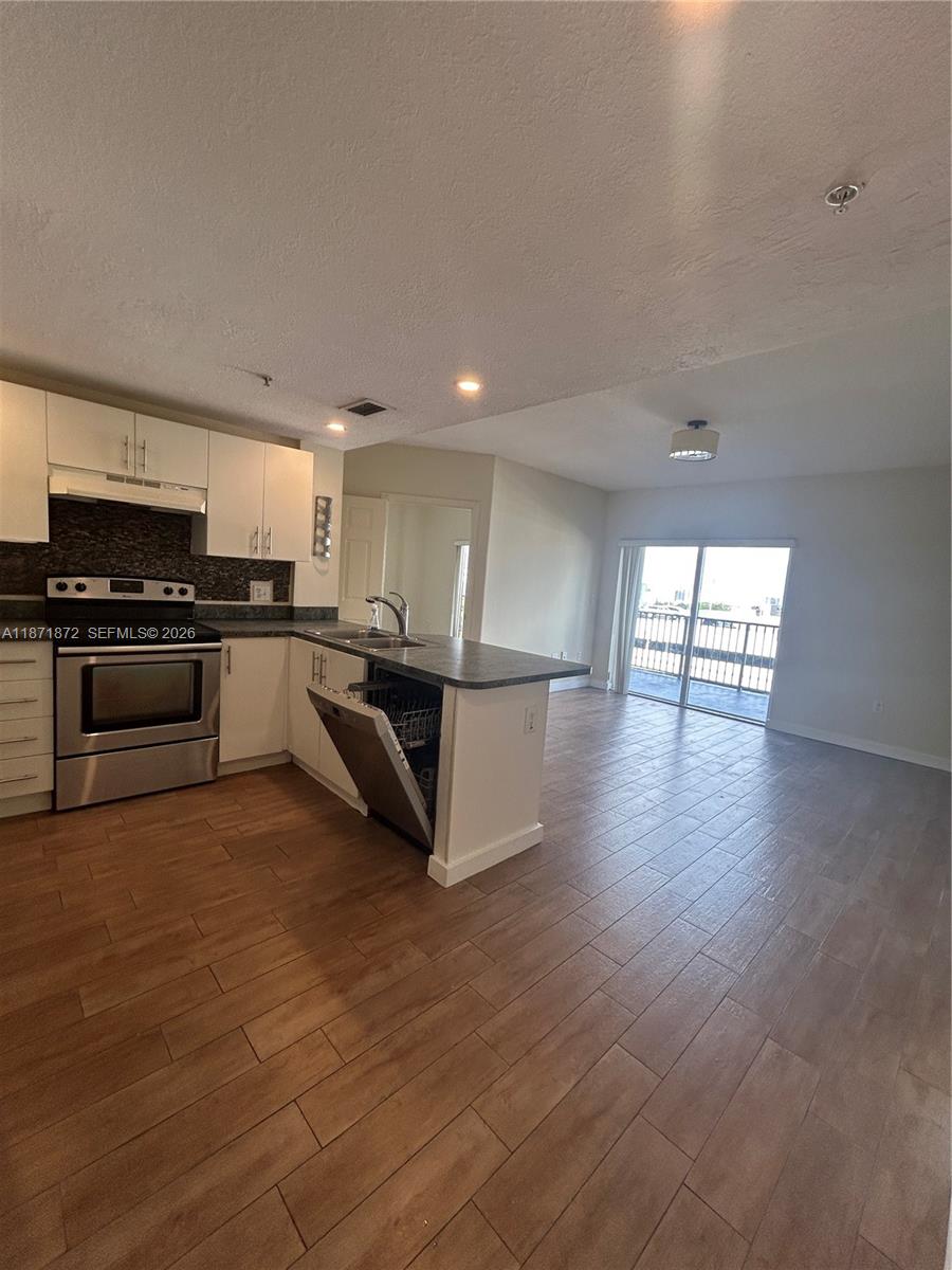 3410 Coral Way PH-02