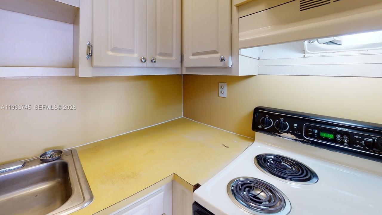 SIBONEY GARDENS CONDO - Residential Lease