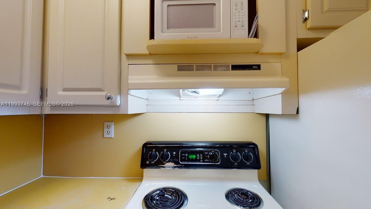 SIBONEY GARDENS CONDO - Residential Lease